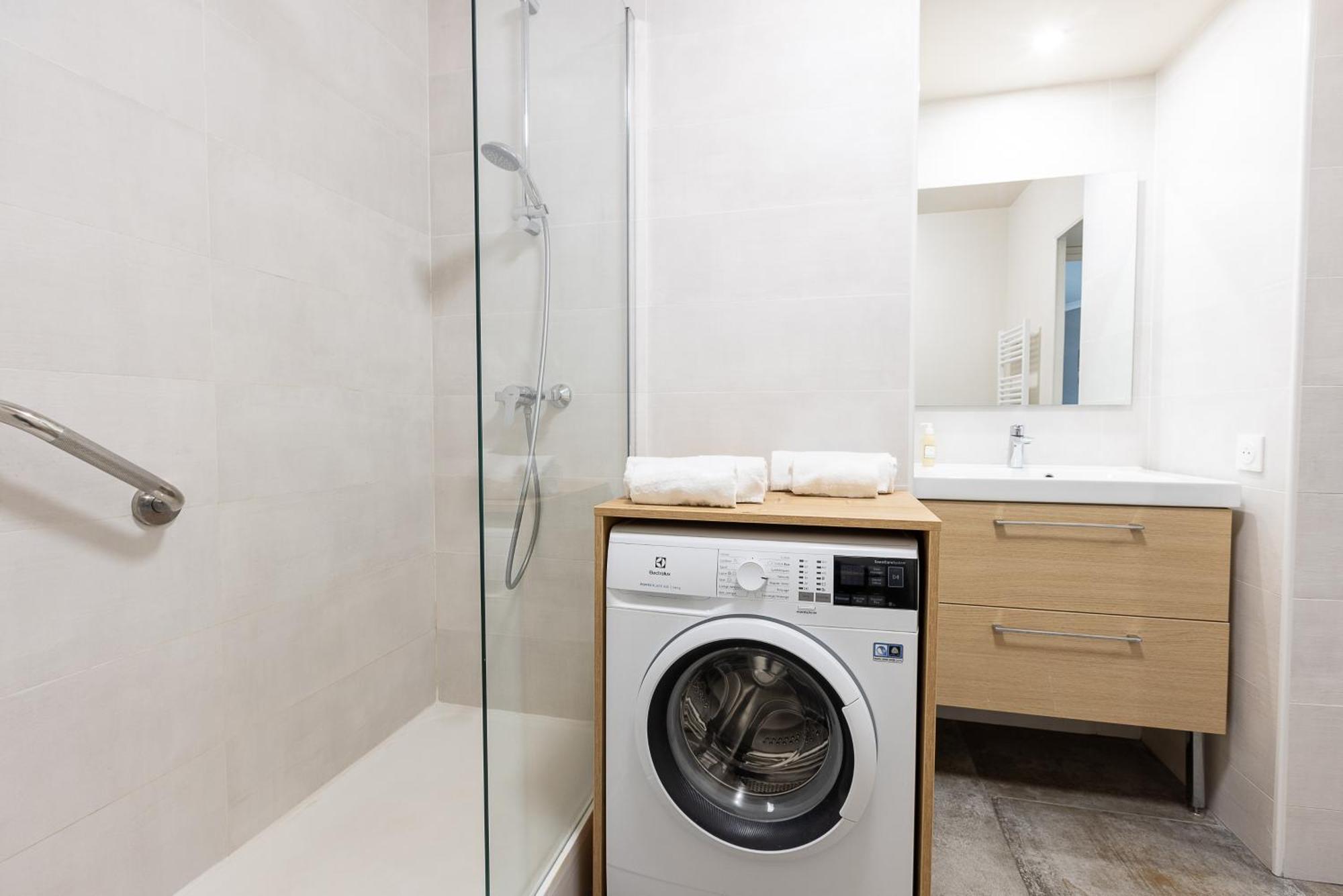 Star Of Life Apartment กูร์เบอวัวร์ ภายนอก รูปภาพ