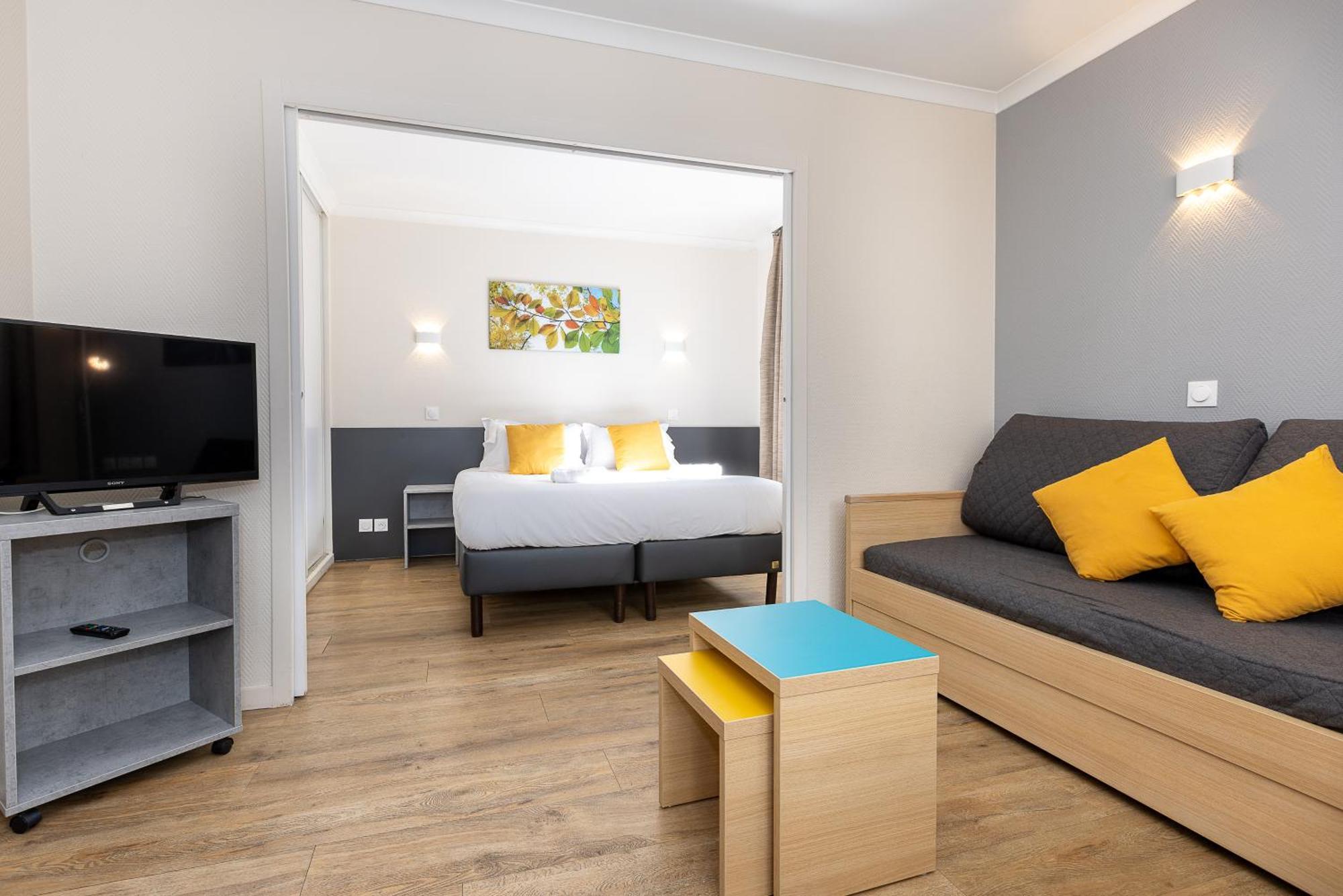 Star Of Life Apartment กูร์เบอวัวร์ ภายนอก รูปภาพ