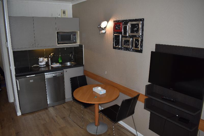 Star Of Life Apartment กูร์เบอวัวร์ ภายนอก รูปภาพ